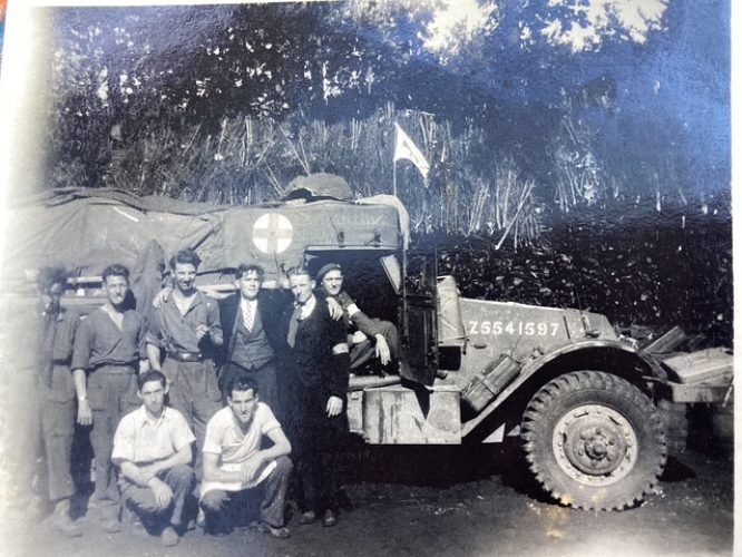 N176 - Standing 2nd from left Rfn. Couzens - Rfn. L.H. Couzens coll.