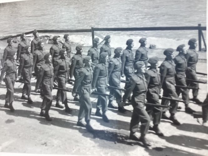 N179 - King's birthday parade Kiel, 2 June 1945 - Rfn. L.H. Couzens coll.