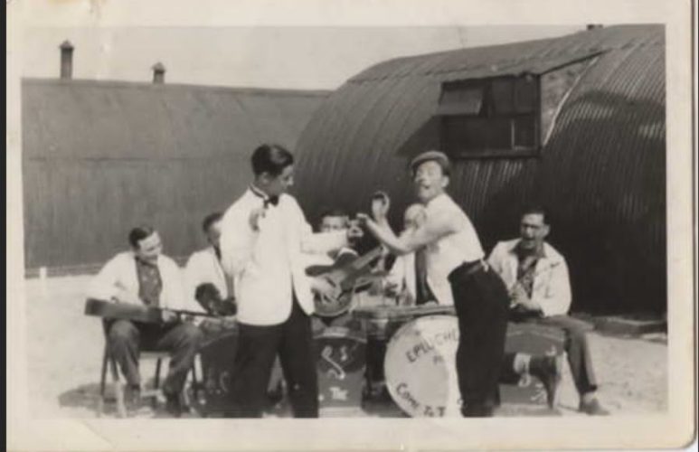 N203 - Rfn Desmond Murphy (left) with entertainments party - Rfn. D. Muphy coll.
