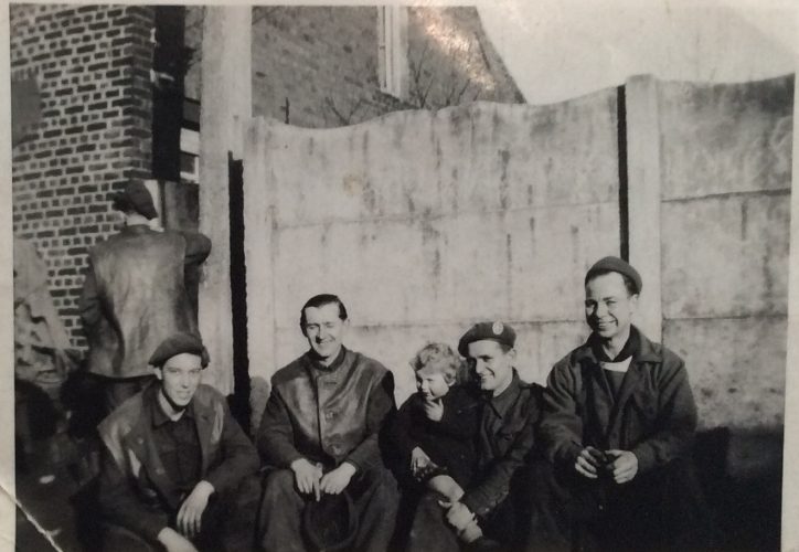 N109 - Far right Rfn. Elmes, G Coy., 10 Pl. - Rfn. Elmes collection