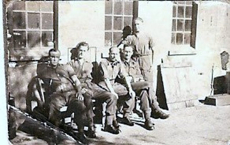 N197 - Unknown riflemen - L/Cpl. W.H. Swainsbury coll.